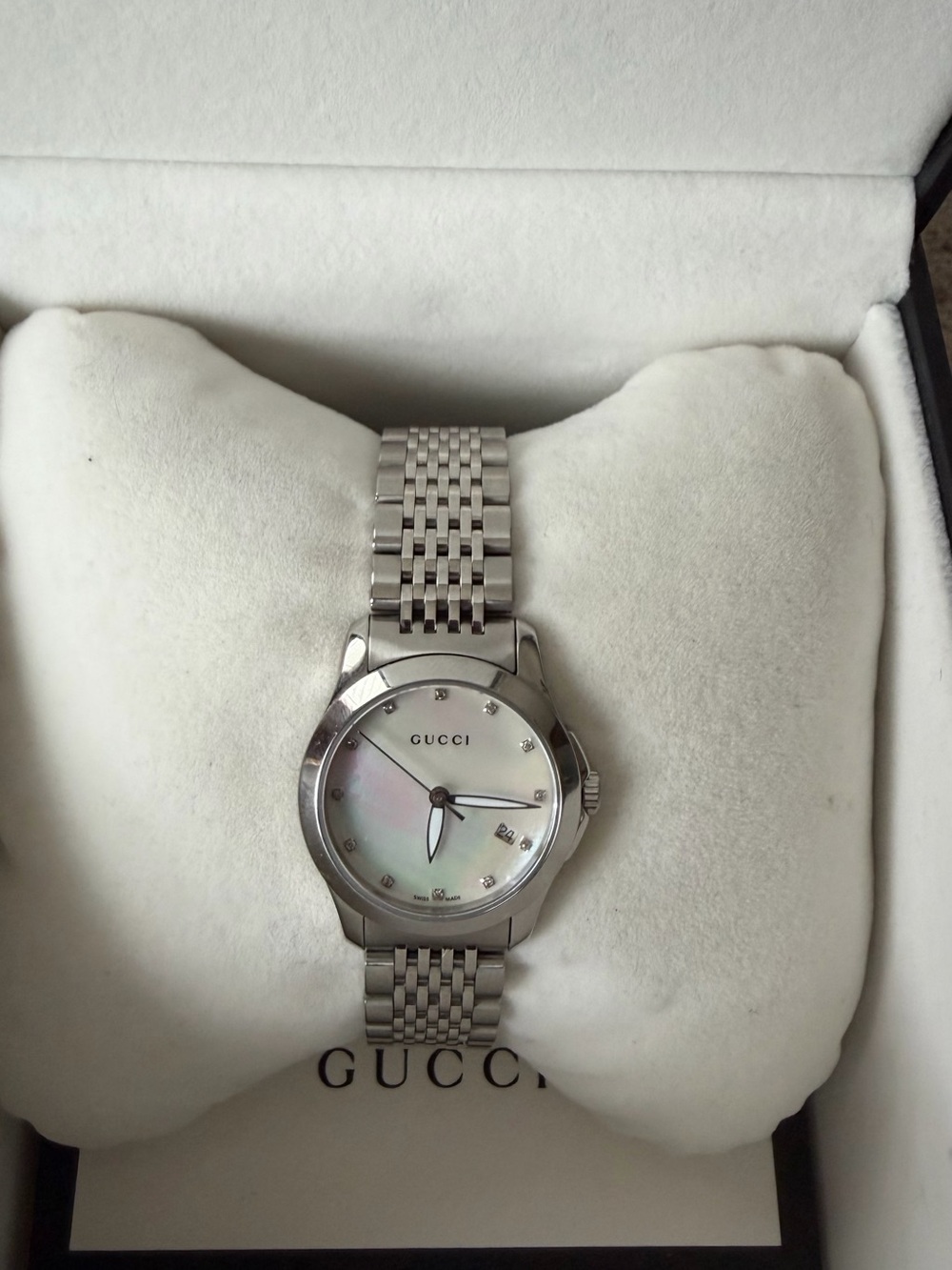 Gucci Women's Stainless Steel Bracelet Watch with Mother-of-Pearl Dial - Picture 4 of 6